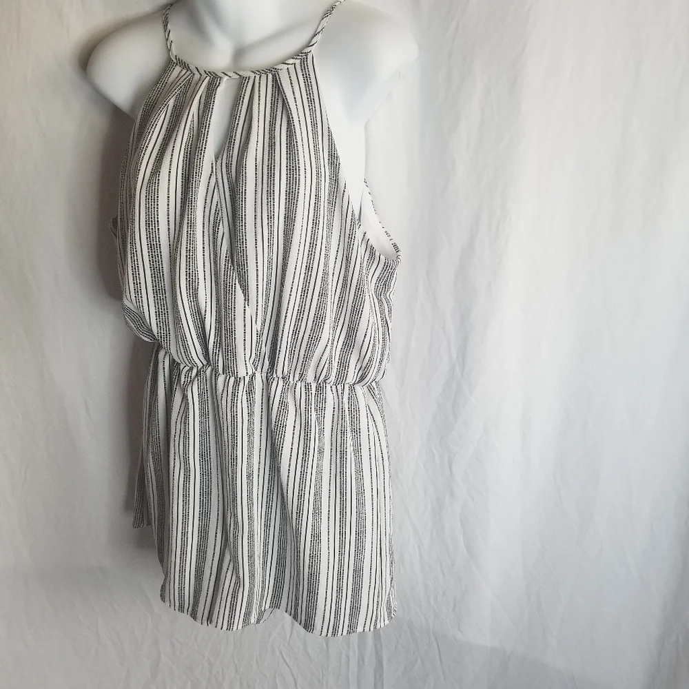 Romper - Picture 2 of 4